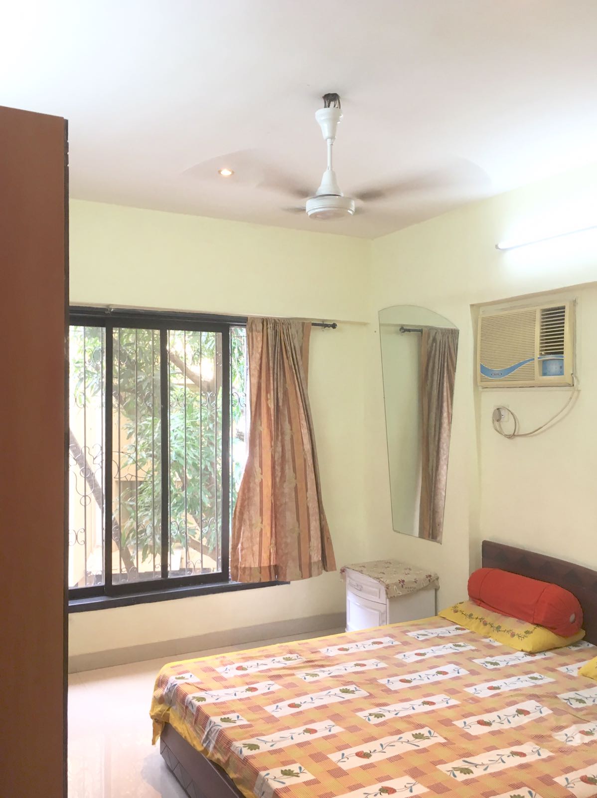 3 BHK Semi Furnished in Colombia , Bandra West